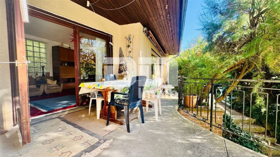 Solides Einfamilienhaus mit großzügigem Flächenangebot auf weitläufigem Traumgrundstück - Umlaufender Balkon
